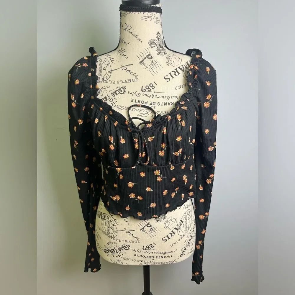 All in Favor floral top Size L